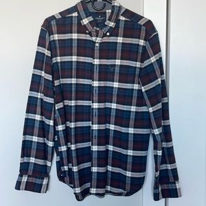 Men’s American Eagle Button Down Size L.